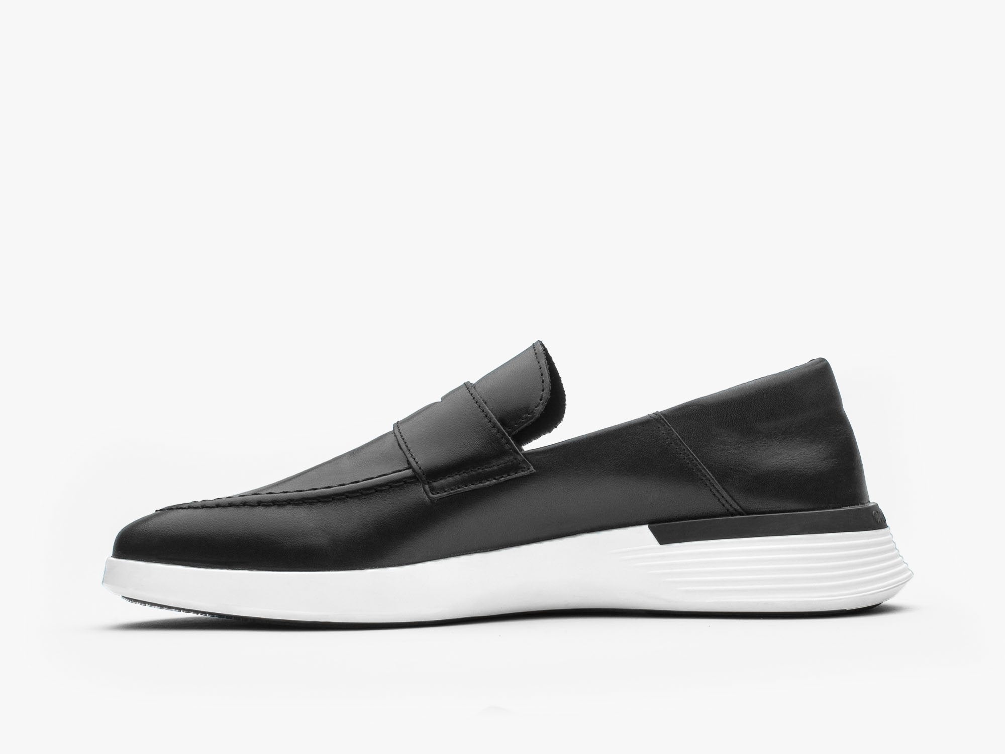 Men's Crossover Loafer Black / White